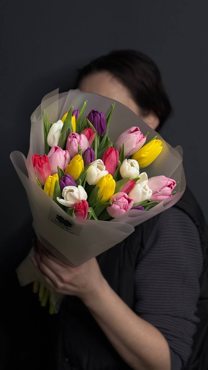 Букет из 25 тюльпанов