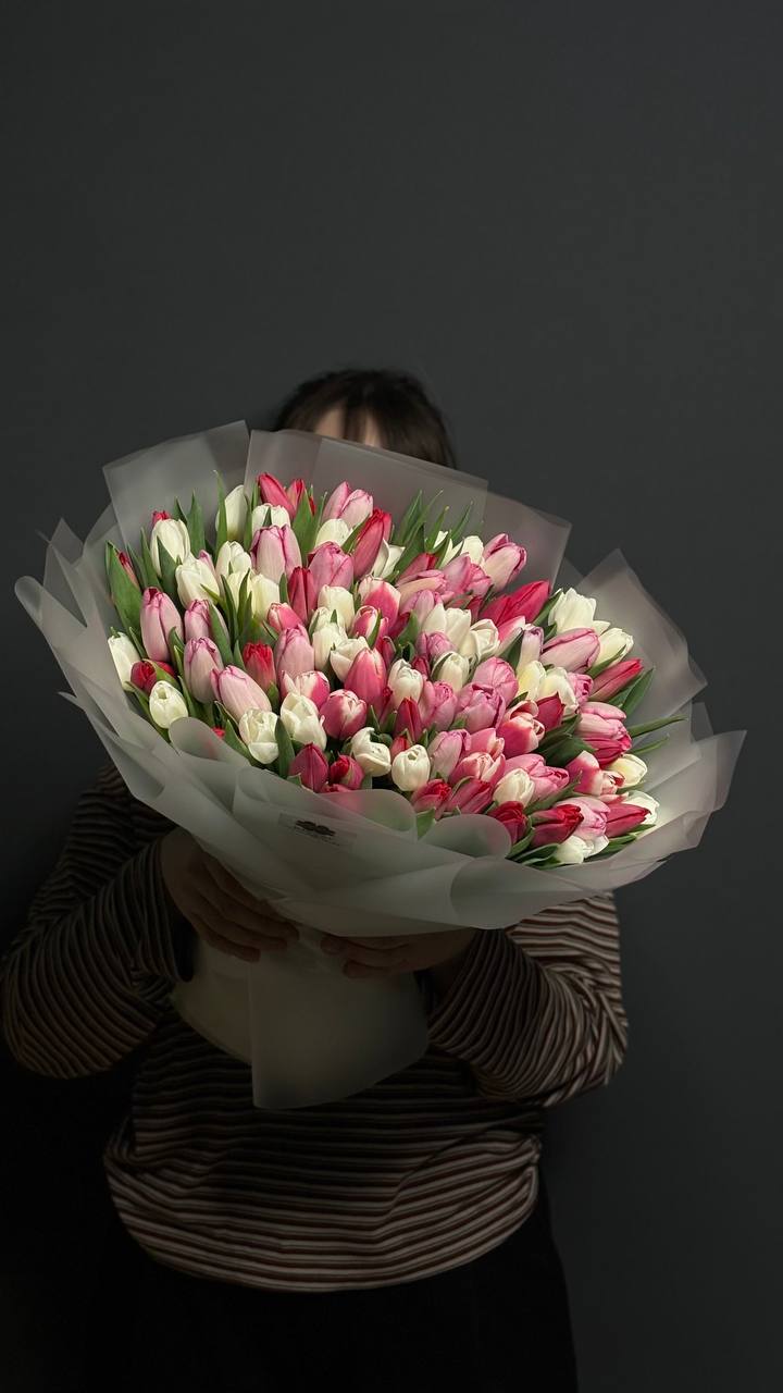 Букет из 101 тюльпана