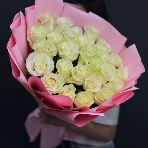 25 белых роз