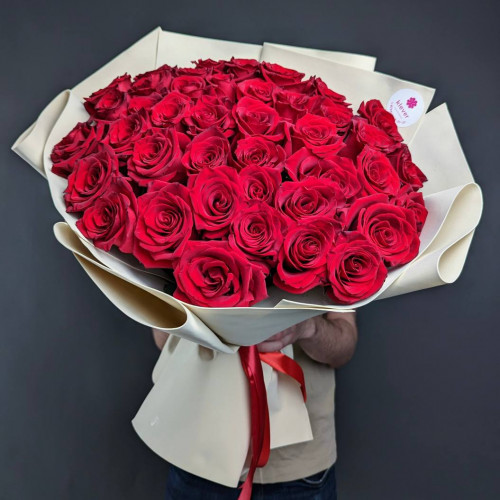 Букет из 41 красной розы